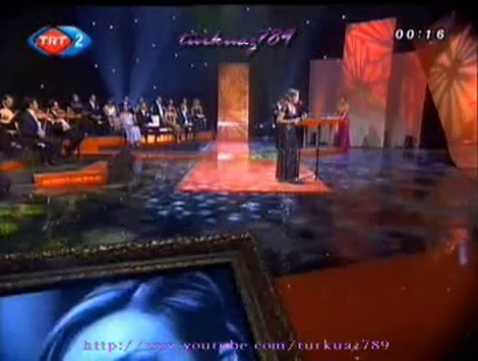 Hilâl YÜZER-Lezzet Almış Geçmiyor Sevdâ-Yı Dildârdan Gönül