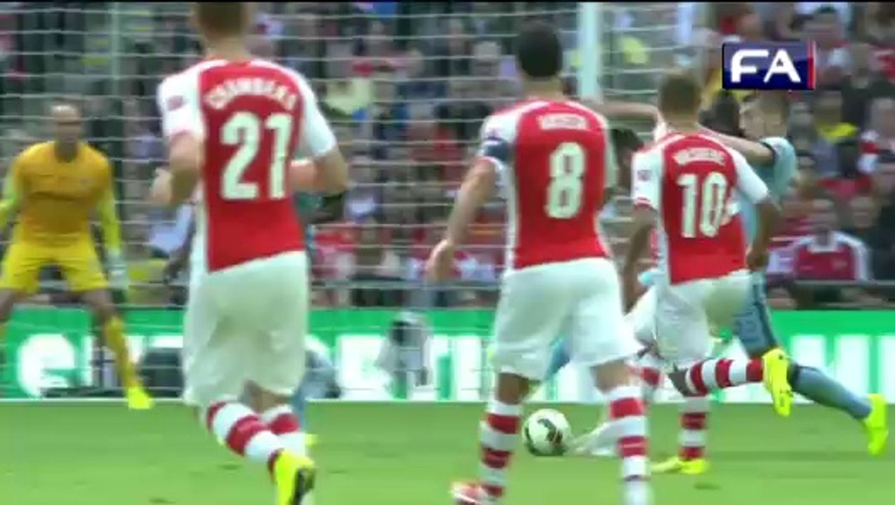 Olivier Giroud Amazing Goal - Arsenal vs Manchester City 3-0 FA Community Shield Final 2014