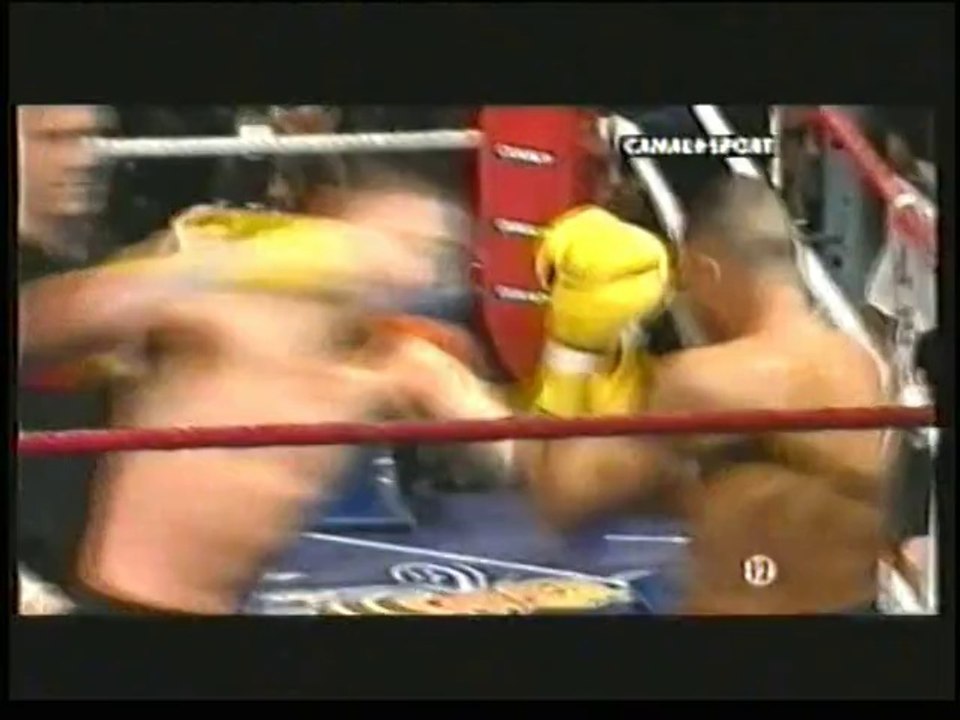 YOHAN LIDON VS MOHAMED BOURKHIS (Muay Thai à Levallois 06.11.2008)