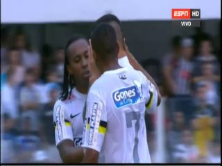 Futbolista es expulsado y rompe en llanto desconsoladamente