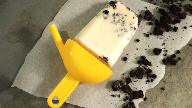 Homemade Oreo Cookie Ice Lollies