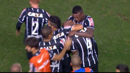 Corinthians derrota o Santos na Vila Belmiro