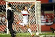 No retorno de Kaká ao Morumbi, Pato brilha e São Paulo vence
