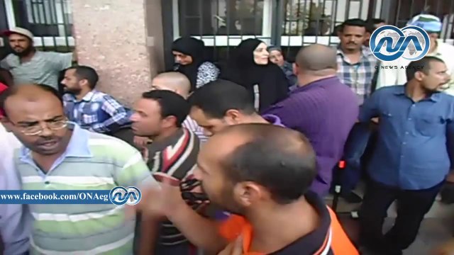 بالفيديو.. وقفة احتجاجية لشباب الزواج الحديث بالسويس للمطالبة بوحداتهم السكنية‎