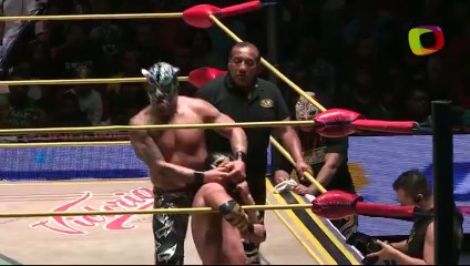 4) Oro Jr. vs Metálico,  mask vs mask