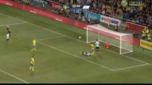 Röveşata ile Golü Kurtaran Kaleci - Andreas Isaksson Incredible Save vs Messi