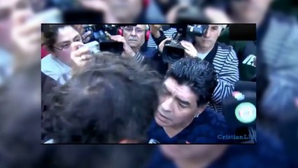 Excédé, Diego Maradona gifle un journaliste