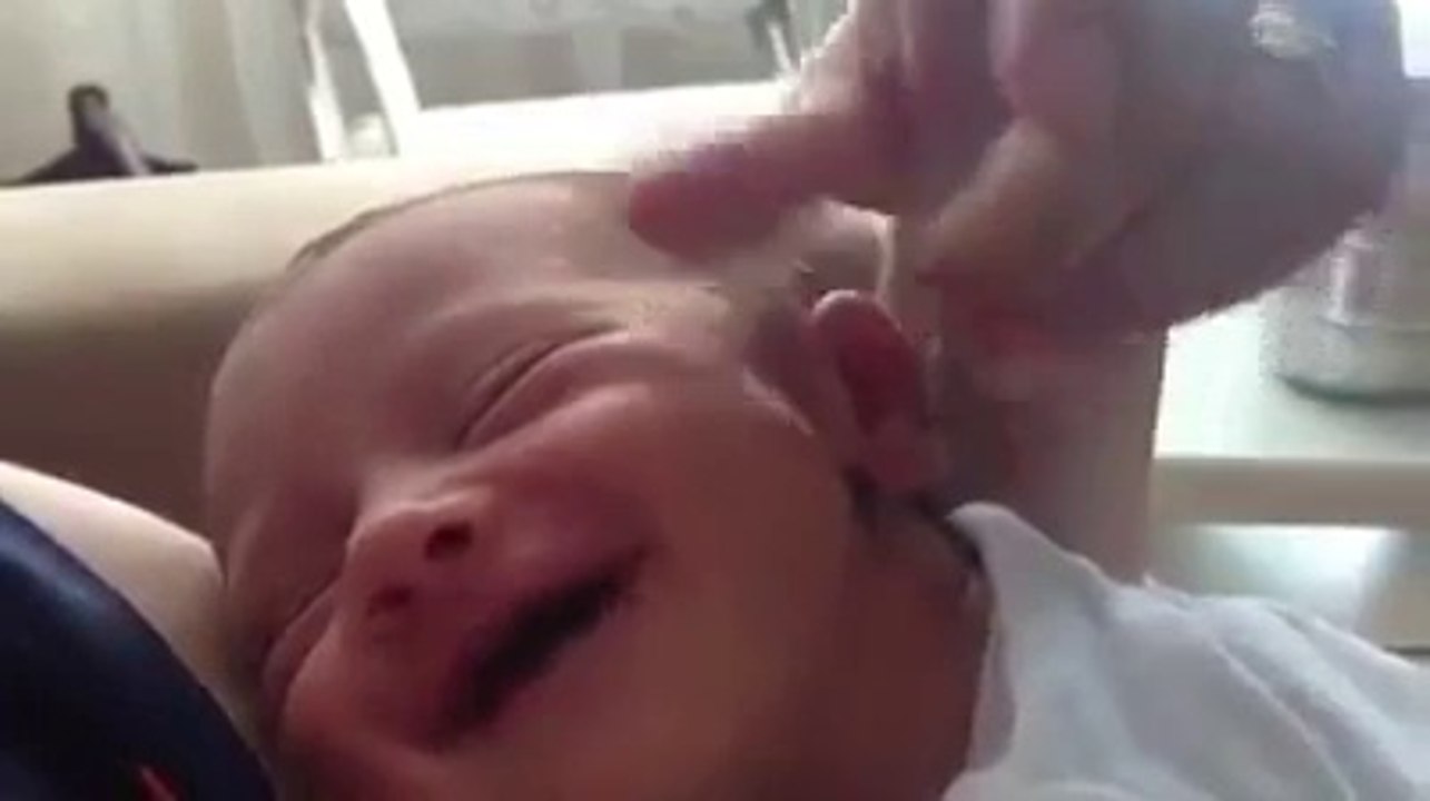 Bebeğin Uykusunda sevilmeye verdiği tepki