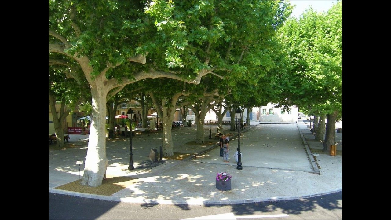 VILLECROZE