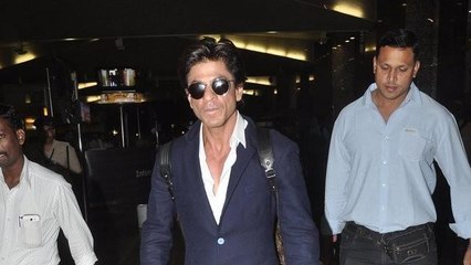 Shahrukh Khan Snapped @ The Airport !
