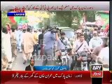 Clash between PMLN, PTI workers in Zaman Park Lahore, opponents pelt stones, chant slogans against each other