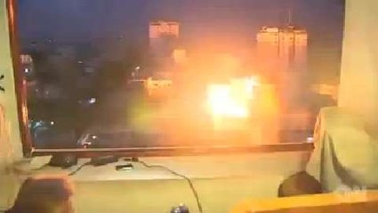 Des journalistes de CNN filment l'attaque d'un immeuble à Gaza