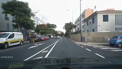 WTF was the driver on the left thinking?