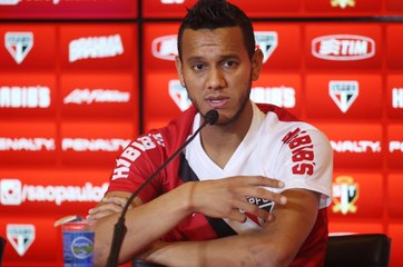 Souza revela palavras de incentivo de Ceni aos companheiros