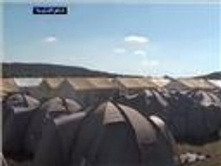 منظمة إنسانية تقيم مخيما للاجئين السوريين