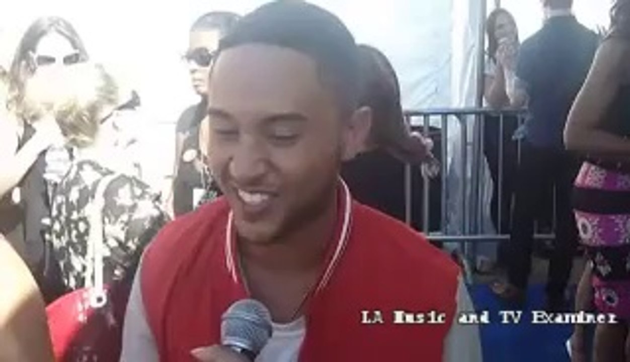 Tahj Mowry of Baby Daddy at Teen Choice Awards 2014 Blue Carpet