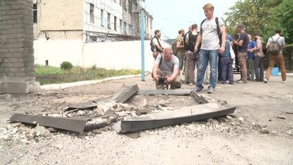 Prisoners escape shelled jail in east Ukraine