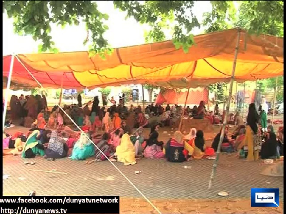 Dunya news-Model Town sealed again, additional containers placed around Qadri's residence