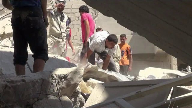 مقتل عشرة اشخاص بينهم افراد عائلة في قصف على حلب