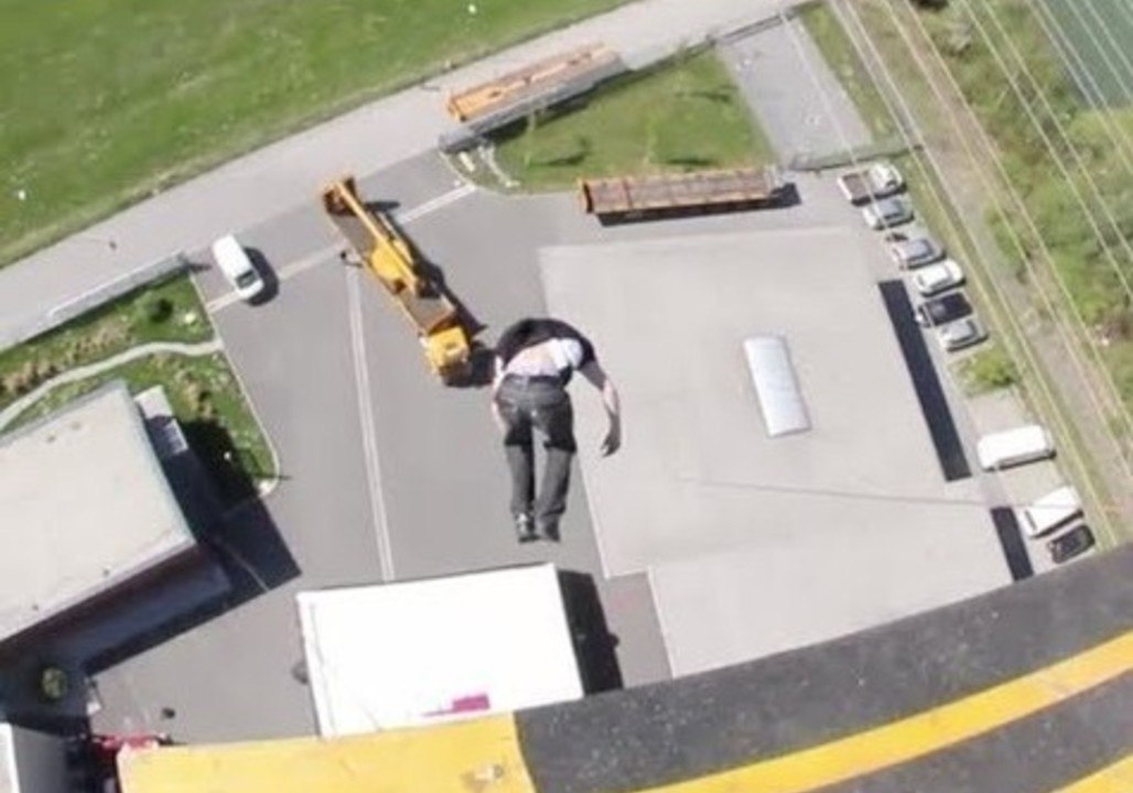 Greg Roe Attempts Freestyle Airbag Stunt