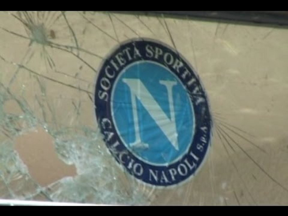 Napoli - L'ex centro sportivo di Soccavo in preda al degrado -live- (11.08.14)
