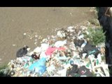 Napoli - La spiaggia di Bagnoli colma di rifiuti (11.08.14)