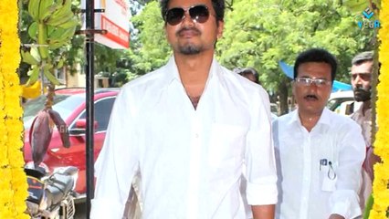 huge protestation against release of Kaththi and Puli Paarvai By Students