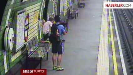 Bebek Arabası Metro Raylarına Düştü