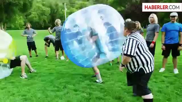 Şişme Balonlarla Yapılan Dünyanın En İlginç Futbol Maçı