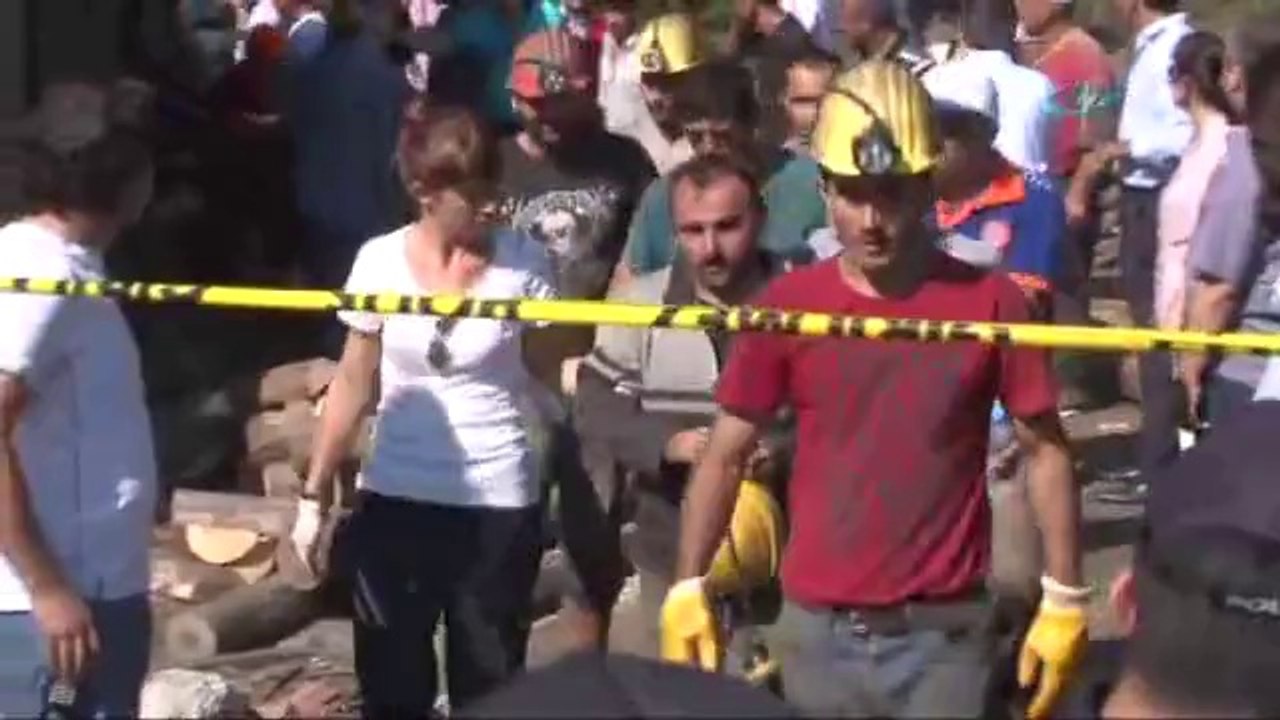 Göçükte mahsur kalan 9 işçi kurtarıldı