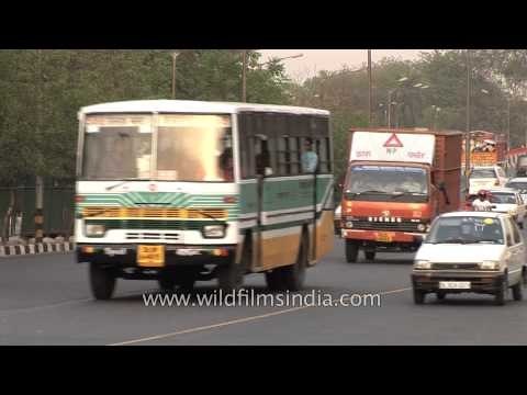 Traffic appears to move smoothly in Delhi city