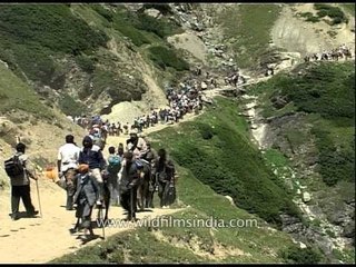 Long serpentine queue leads into high Himalaya for Amarnath Yatra