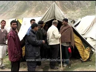 下载视频: Pilgrims at Sheshnag camp during Amarnath yatra