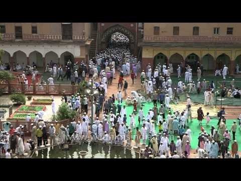 Muslim devotees throng Fatehpuri Masjid during Eid-Ul-Fitr