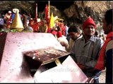 Devotees gather at Amarnath Temple to seek blessings from Lord Shiva