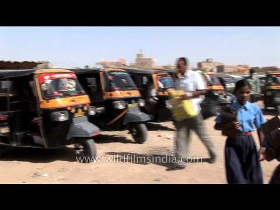 Line of auto rickshaws, also known as tuk-tuk in Rajasthan