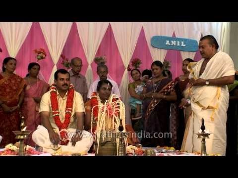 Priest performs ritual: Kerala Hindu wedding