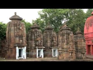 A walk inside the complex of Brahmeswara Temple
