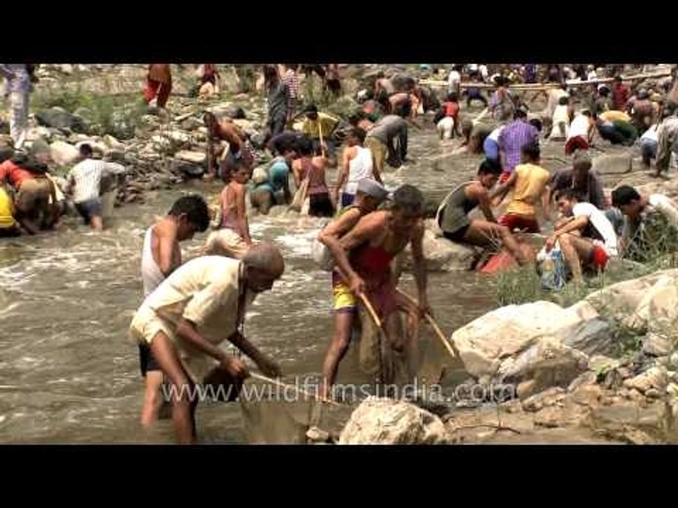 Villagers enthusiastically participate in Maund mela