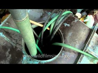 Residents of South Delhi fill up water from Delhi Jal Board tanker