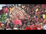 Hindu devotees carry the idol for Rath Yatra - Puri