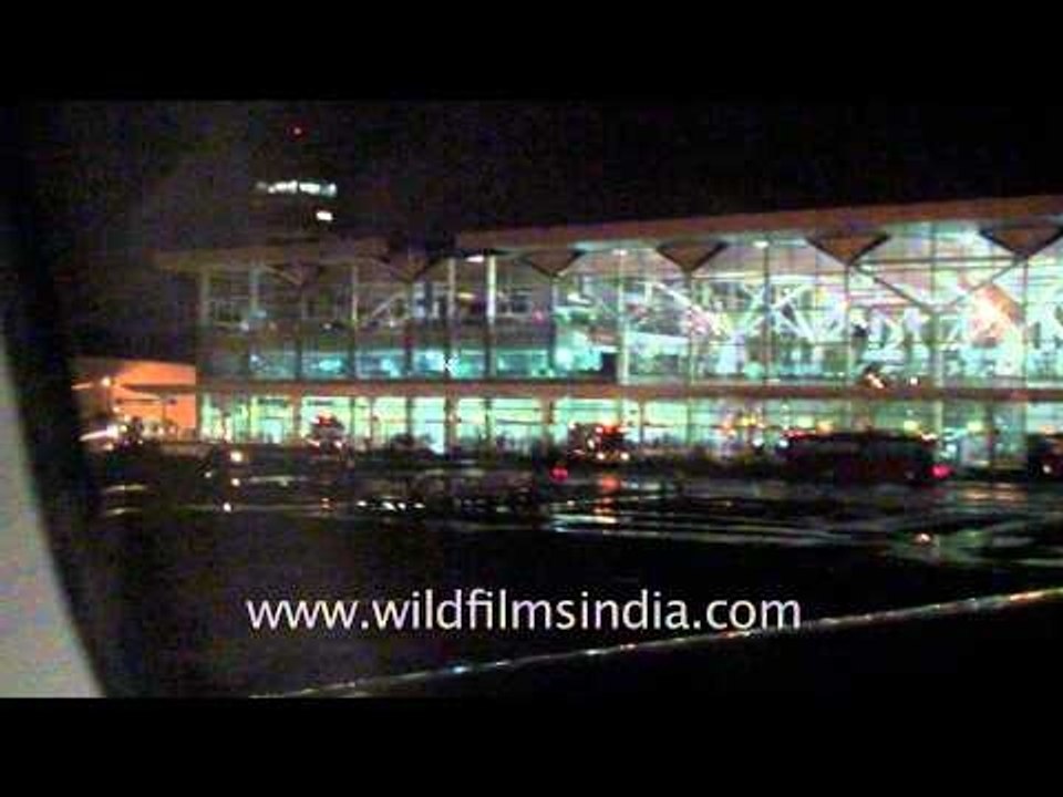 Flight landing at Indira Gandhi International Airport - Delhi