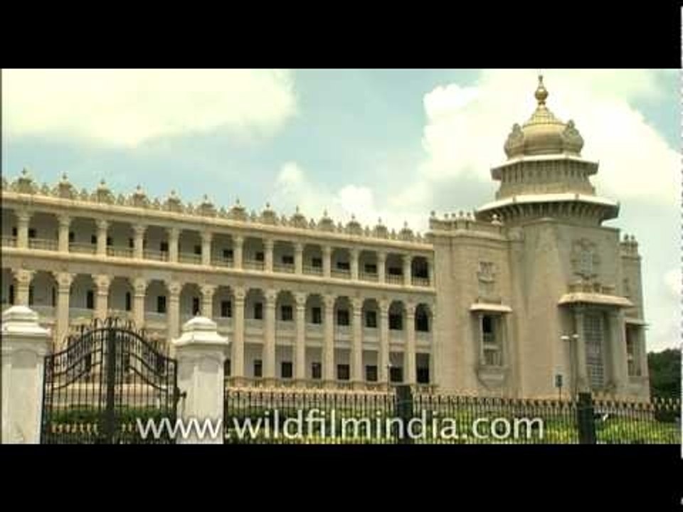 Vidhana Soudha: landmark architecture in Bangalore