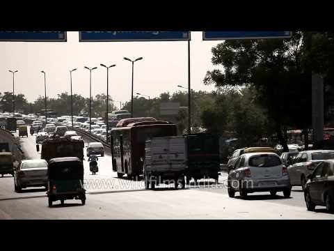 Slow traffic at Sarojini nagar flyover : Ring road, Delhi