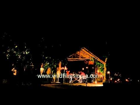 Guest dining at the bush hut in Kings Lodge