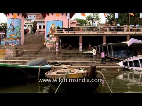 Rowing boat on the Ganges river - Varanasi