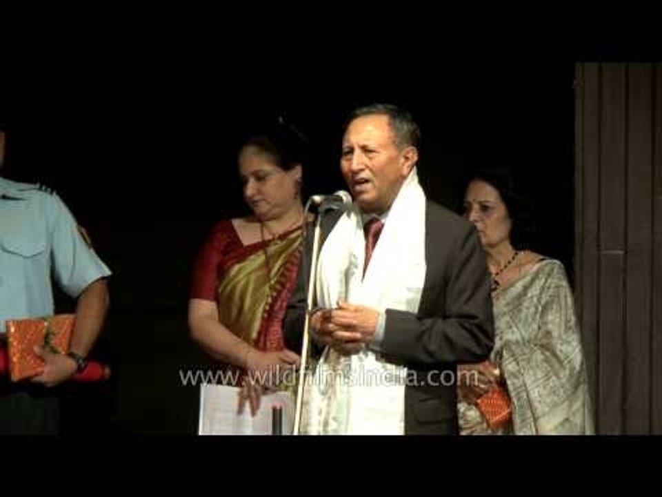 His Excellency Shri Shekhar Dutt speaking at a ceremony