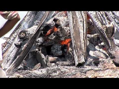 Burning corpse at Chandi Ghat of Haridwar