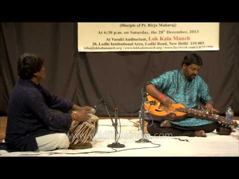 Indian cassical musician Ajay Pandit Jha playing Mohan Veena