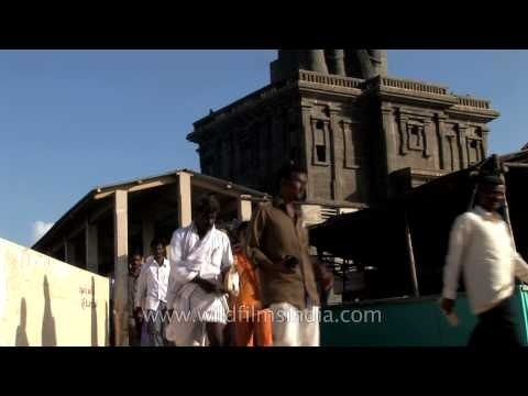Visitors at Thiruvalluvar Statue - Kanyakumari
